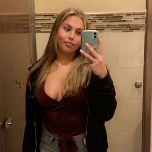 Meet your Posher, Ayleen